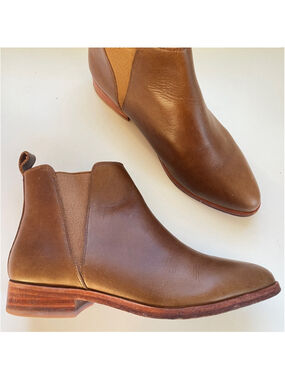 Nisolo Eva Everyday Chelsea Ankle Bootie Brown Water-resistent Memory Foam 7.5